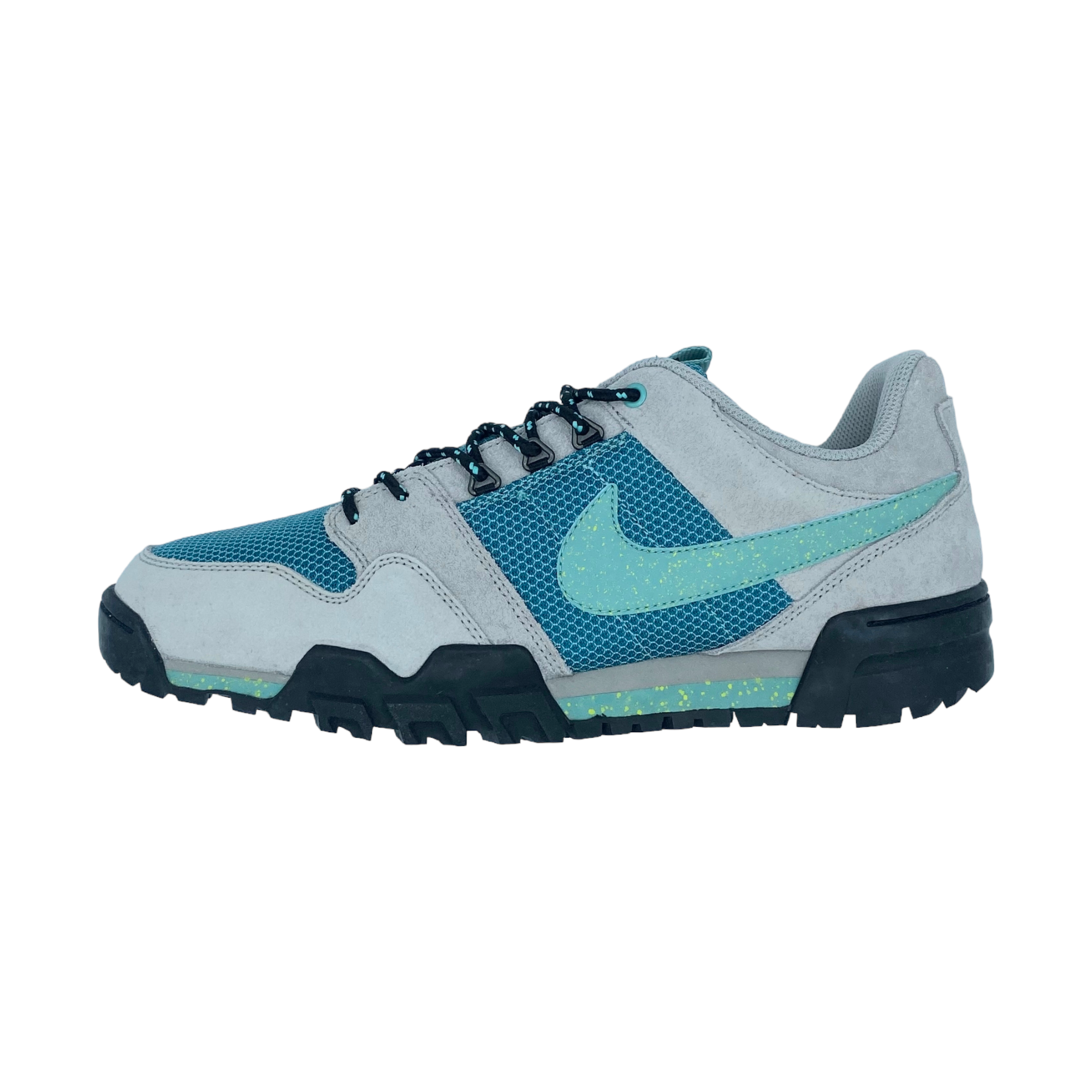 Nike hotsell mogan 2