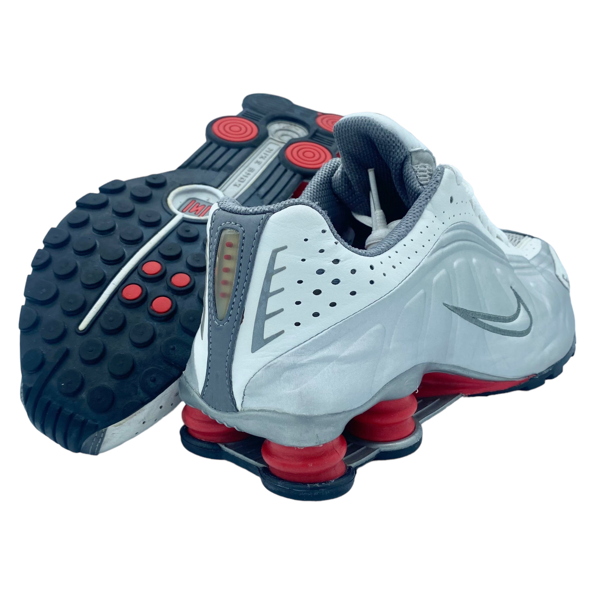 Nike shox outlet r4 silver red